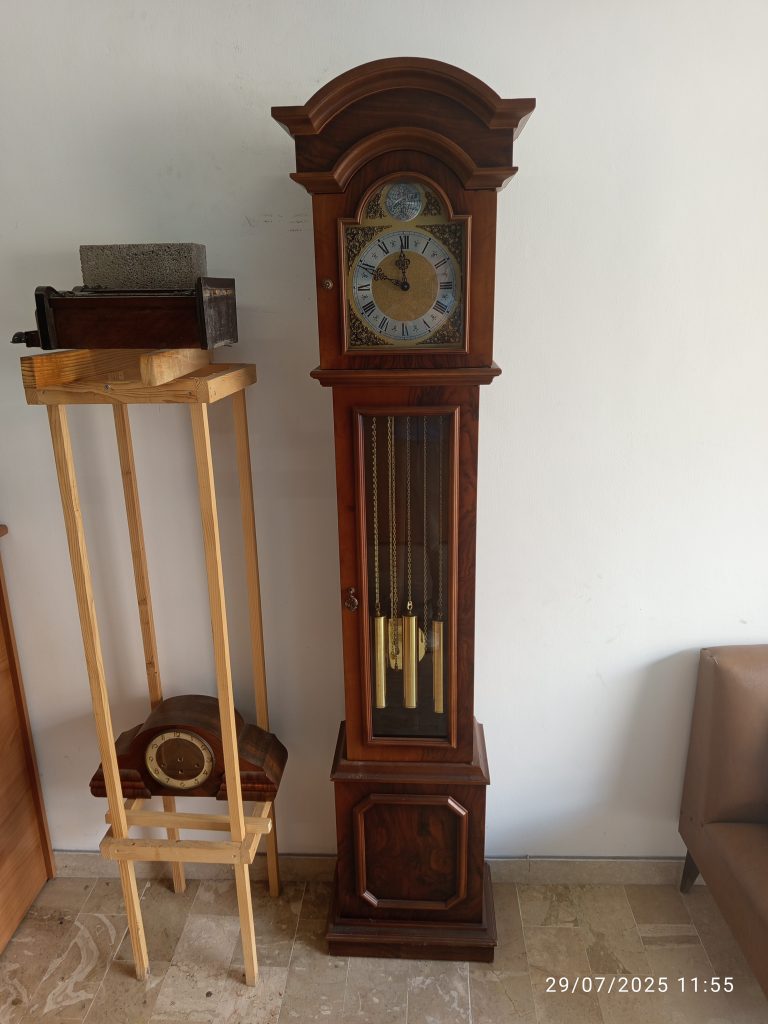 Riparazione orologio al pendolo a Roccalumera