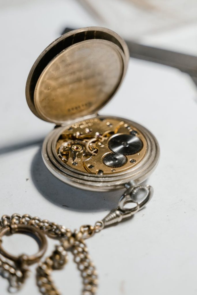 Sostituzione vetro orologio a Roccalumera